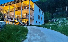 Guesthouse Shampriani